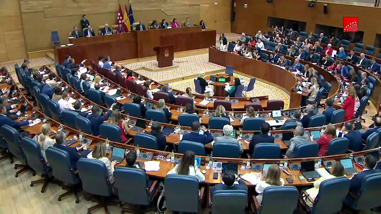 Tremendo sopapo de Ayuso a la gritona de Más Madrid que pide expropiar viviendas