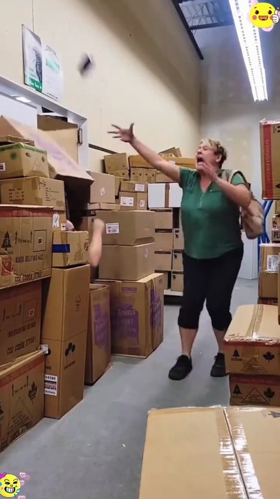 Top 10 Hilarious Scares: Epic Pranks & Funniest Screams Ever! 😱😂