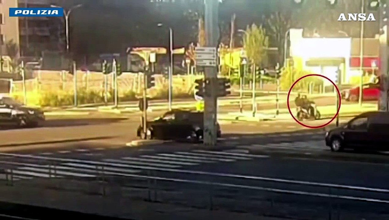 Rapina a mano armata di un orologio a Milano, due arresti