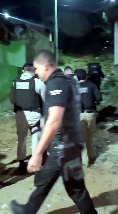 Dupla ligada ao CV suspeita de assassinatos se passando por policiais morre em confronto