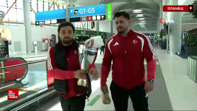 Rıza Kayaalp 13. Avrupa şampiyonluğunun ardından yurda döndü