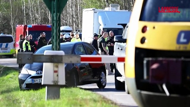 Danimarca, scontro fra treni regionali: le immagini dei convogli distrutti