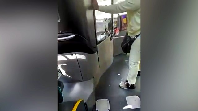 ?Sei una m?, vedi di che colore sei?: gli insulti razzisti di un autista di Trentino Trasporti a una passeggera