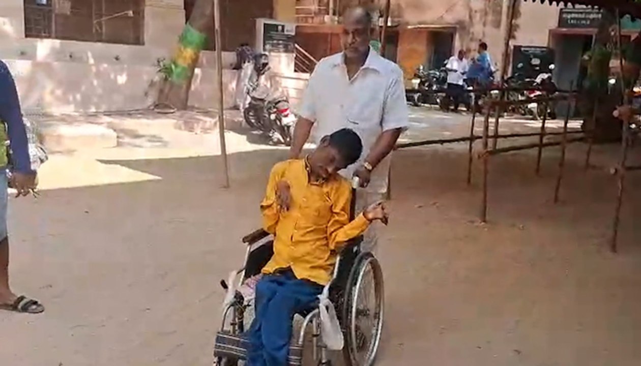 Tamil Nadu Elections 2026: Specially Abled Voter Inspires With Inked Finger