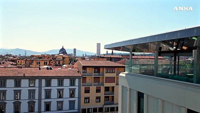A Firenze un cilindro bianco oscura il Duomo, e' polemica