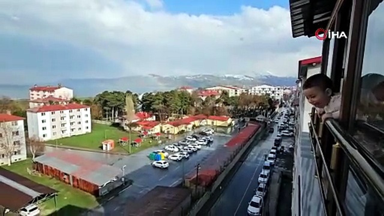 Tatvan’da gökkuşağı görsel şölen sundu