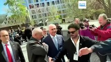 Наследного принца Ирана облили кетчупом