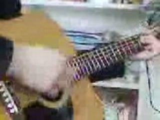 Sebastien à la guitare