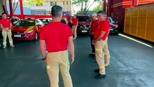 Bombeiros são homenageados por 30 anos de serviço com “batismo” de água