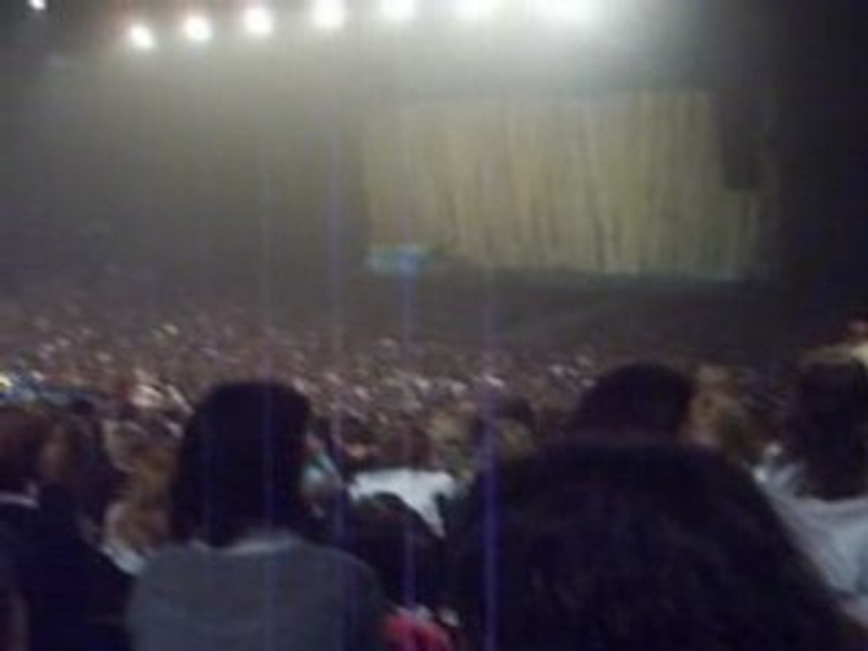 la hola au concert de christophe mae à caen 31/03/08