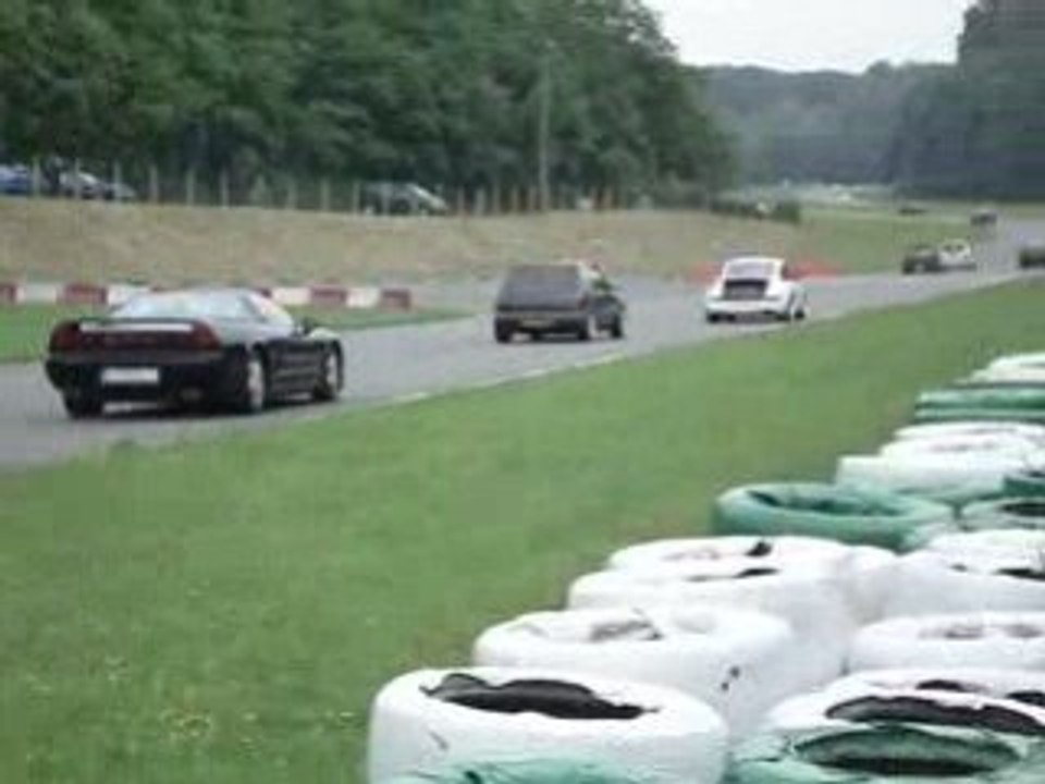 N°3 et la porsche