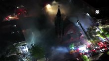 New York'taki tarihi kilisede büyük yangın