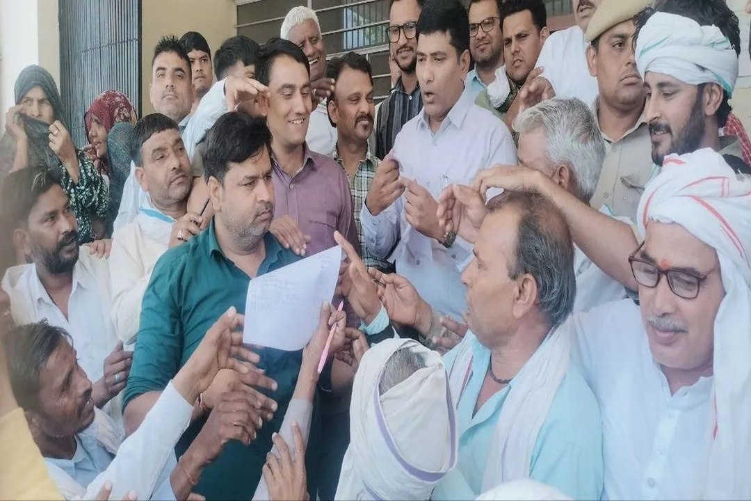 ब्यावर-भरतपुर ग्रीनफील्ड एक्सप्रेस-वे: भूमि अवाप्ति के विरोध में पानी की टंकी पर चढ़े किसान निरस्त कराने को किया प्रदर्शन