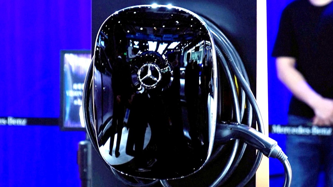 In 2023: Mercedes-Benz Bets Billions on Global EV Charging
