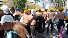 Ankara'da 5 günlük açlık grevine polis müdahalesi! Hastaneye kaldırılan işçiler var!