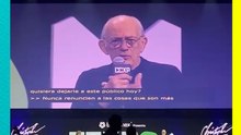 Christopher Lloyd cita frase de Volver al Futuro y emociona a México