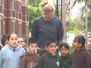 Kerri Walsh visits school with her foundation & Lenovo