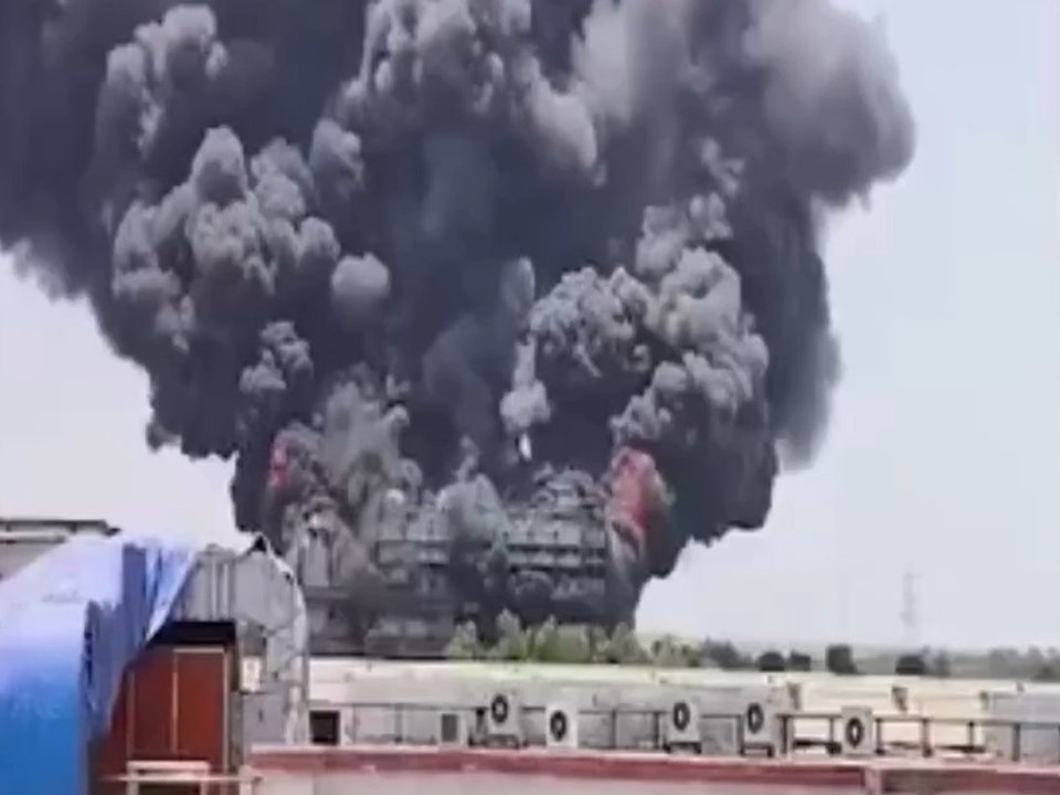 Explosion in Indien: Dichte Rauchwolken kilometerweit sichtbar