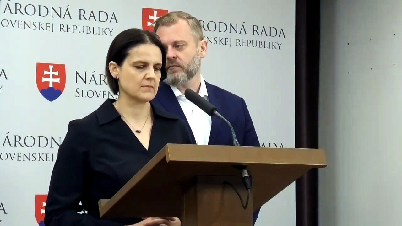 ZÁZNAM: SaS vyzvala Súdnu radu SR, aby odsúdila útoky vládnej moci na sudcov