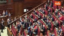 Opposizioni cantano 'Bella Ciao' prima del voto finale del Dl Sicurezza
