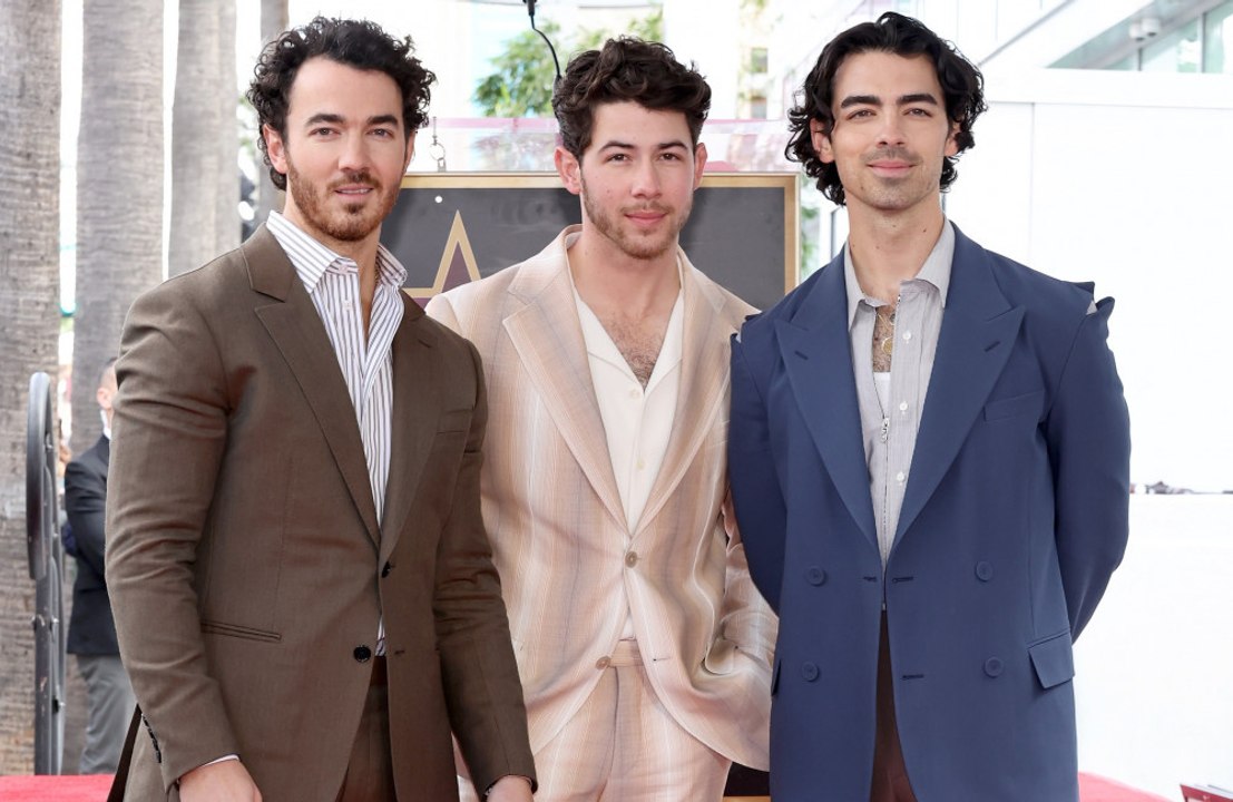 Jonas Brothers brags about 'superhero' mother
