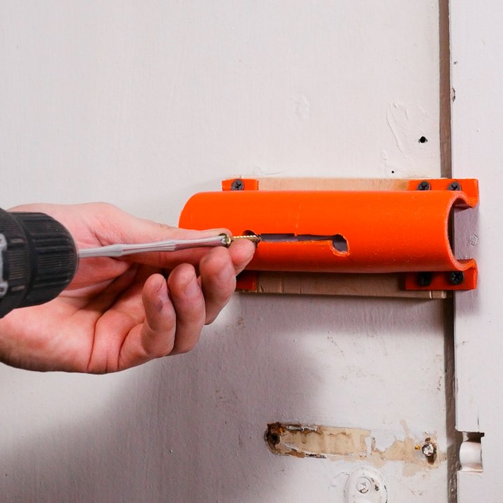 This PVC pipe trick might be the fastest door fix you’ll ever see 😳🚪