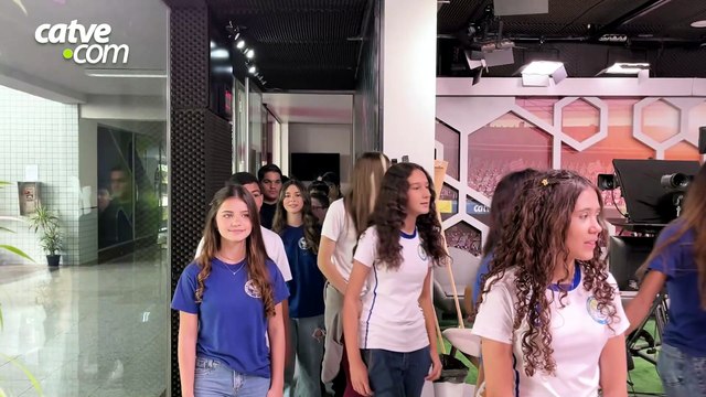 Alunos de Juvinópolis visitam sede da CATVE em Cascavel