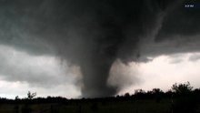Un destructivo tornado azota Oklahoma