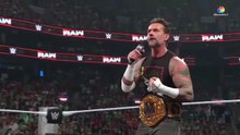 (ITA) CM Punk vuole menare Logan Paul (WWE RAW 17/11/2025)