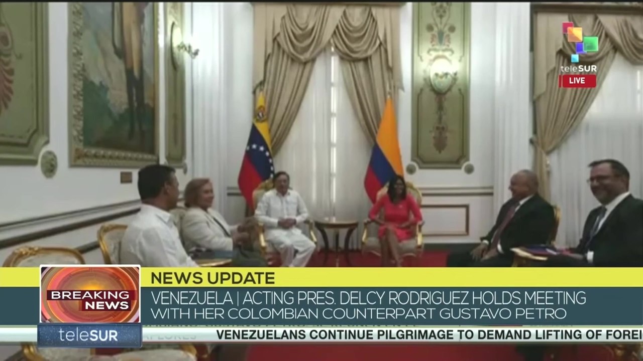 Acting pres. Delcy Rodriguez holds meeting with pres. Gustavo Petro