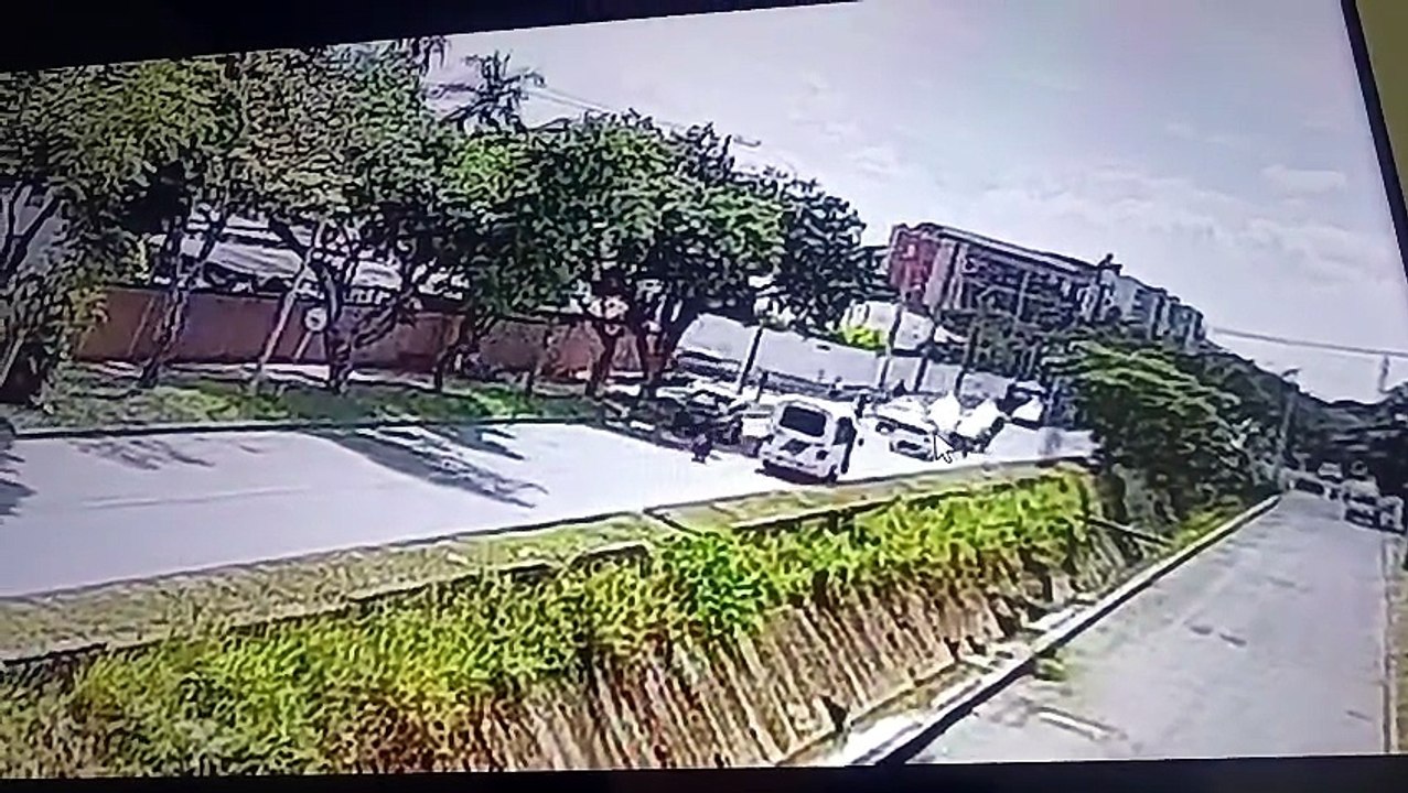 VIDEO | Momento exacto del atentado con explosivos cerca del Batallón Pichincha en Cali