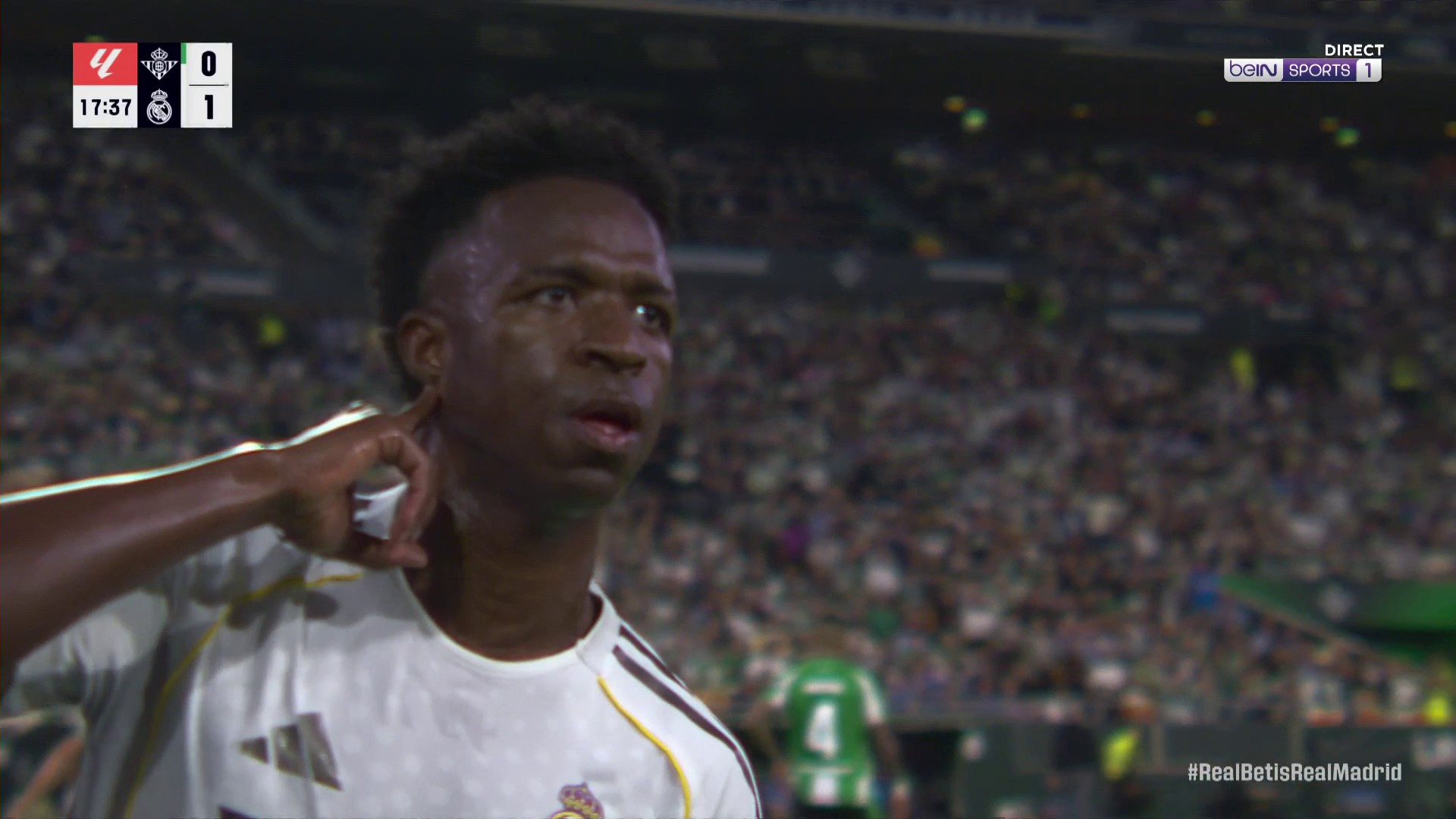 La Liga : Vinicius profite d'une erreur du Betis !