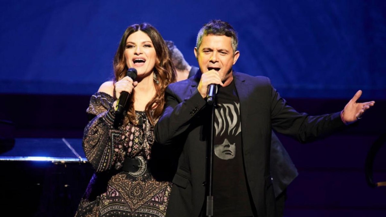 Alejandro Sanz se burla de Laura Pausini durante show