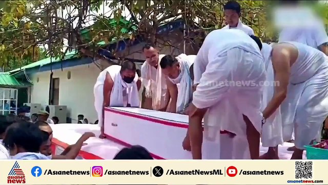 അമ്മയെ മകൻ കഴുത്തറുത്ത് കൊലപ്പെടുത്തി, ശേഷം സ്റ്റേഷനിലെത്തി കീഴടങ്ങി