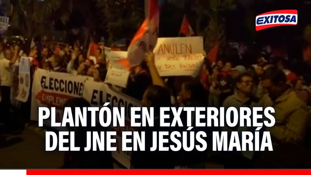Ciudadanos protestan frente al JNE y exigen elecciones complementarias