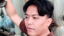 Naa sa baybay si kuya Mike ug si tiyo Ronald nagbugha'g kahoy