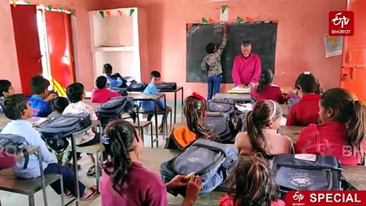 Visually-Challenged Teacher Walks 4 KM Daily To Teach, Lights Up Thousands Of Lives In Bihar