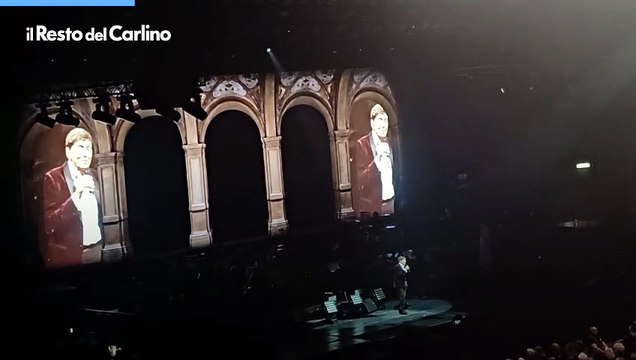 Gianni Morandi in concerto a Bologna: il ricordo di Lucio Dalla