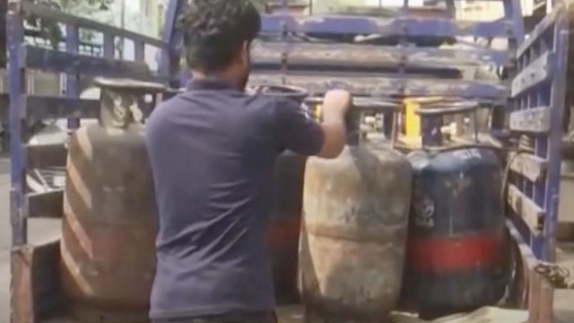 LPG Crisis से निपटने के लिए Modi Government ने उठाया ये बड़ा कदम