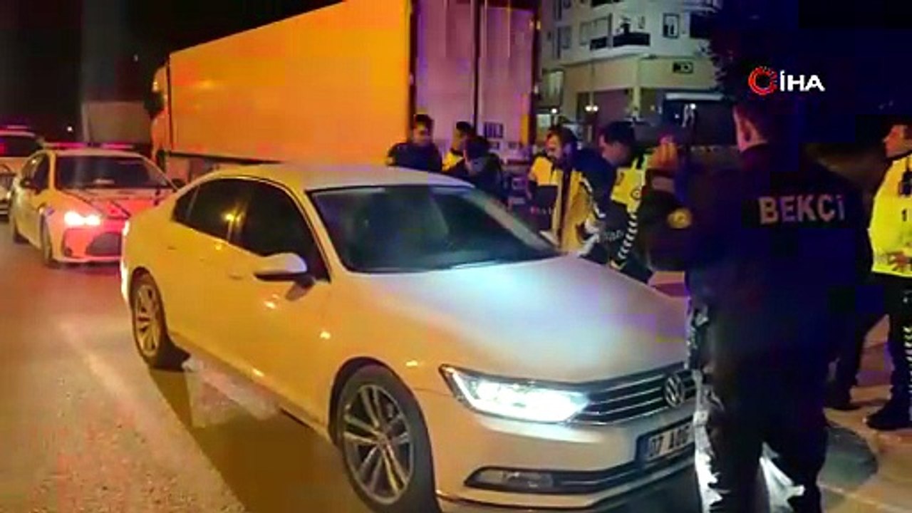Sızan sürücüyü uyandırmak için aracı beşik gibi salladılar