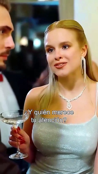 A t r a p a d a   e n   l o s   b r a z o s   d e l   r e y   d e   l a   m a f i a   ( D o b l a d o   E s p a ñ o l ) [Full Movie] [Full Version]Full EP - Full