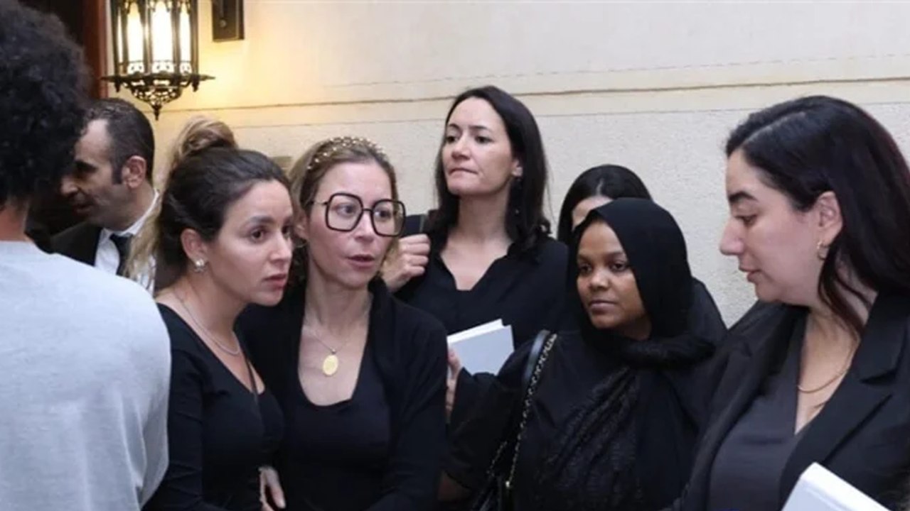 أبرز لقطات عزاء والد منة شلبي بحضور نجوم الفن