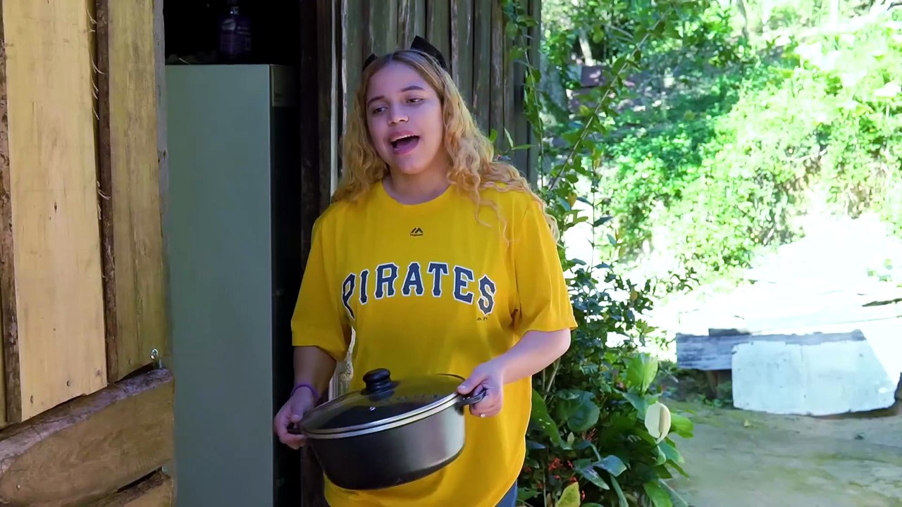 COCINABA EN CASA DE SU VECINA Y LE ROBABA LA ACOMPA A Y SUCEDIO ESTO   YULIEX POLANCO