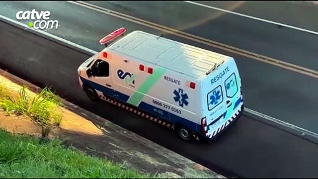 Batida entre veículos é registrada na BR-277, perto do viaduto da Carelli, em Cascavel