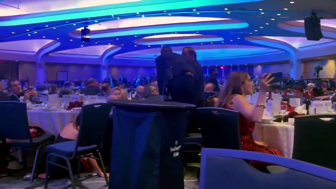 Donald Trump et Melania évacués après des coups de feu au "Dîner des correspondants de la presse" à Washington