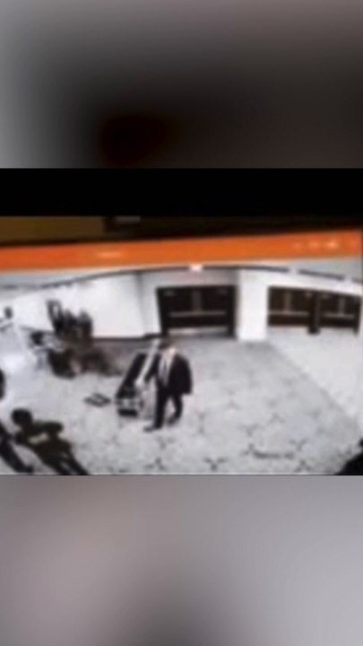 Moment Shooter Rushes Lobby of Correspondent's Dinner