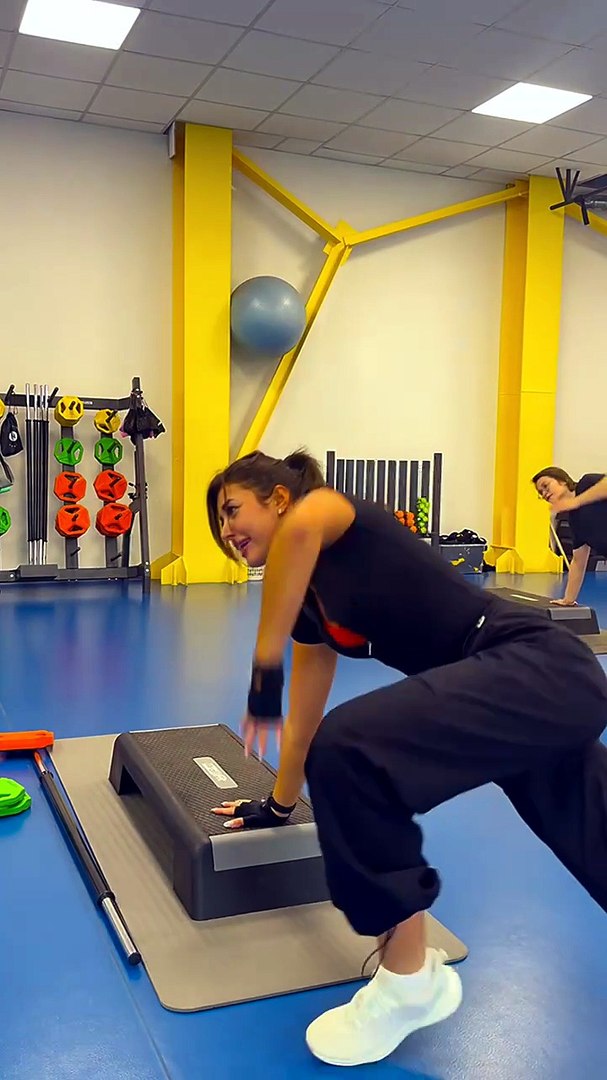 ⁣Functional Rhythm: Step + Strength Elements Функциональный ритм: степ + силовые элементы