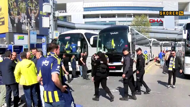 Fenerbahçeli taraftarlar, RAMS Park'a doğru hareket etti