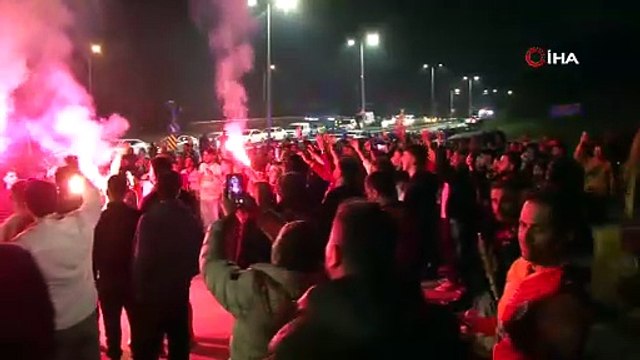 Kemerburgaz’da Galatasaray’a coşkulu karşılama | Ajansspor | IHA