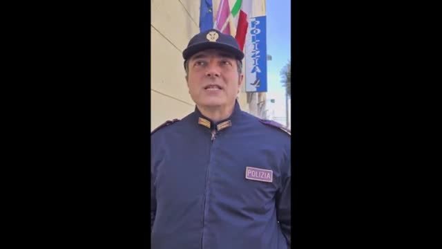 Due poliziotti salvano 60enne dal suicidio: «Siamo rimasti feriti, ma siamo felici»